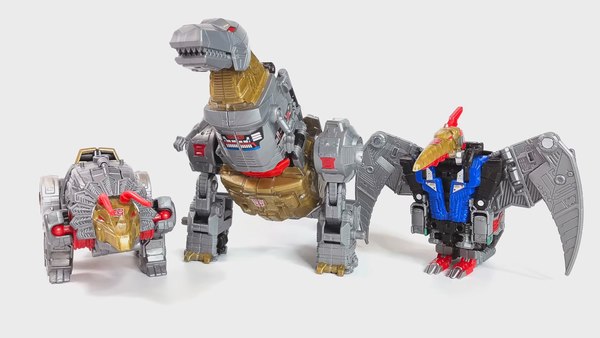 Power Of The Primes Dinobot Videos Give New Look At Grimlock And Three Fifths Of Volcanicus Combiner 11 (11 of 12)